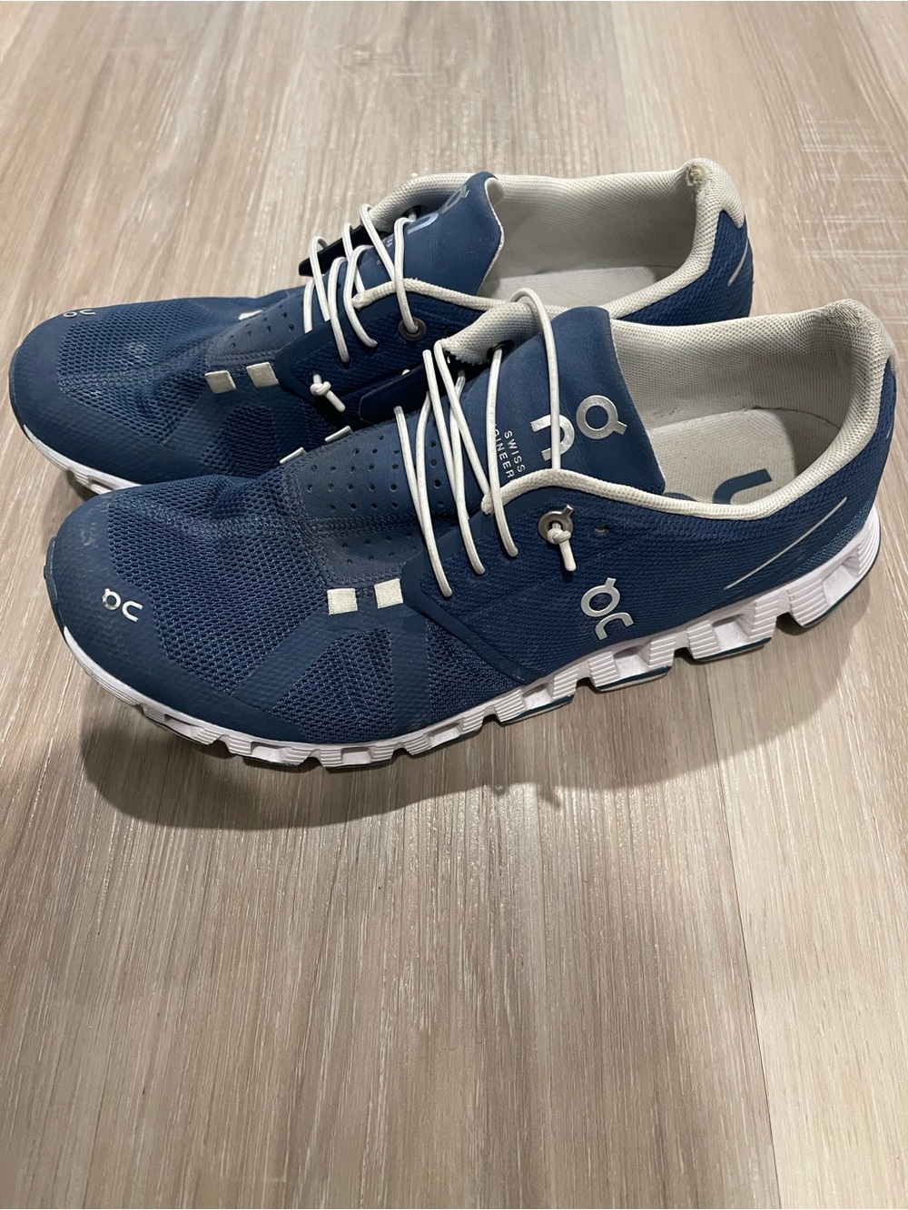 On Running women Cloud Running Sneakers - Navy with White Accents - Picture 3 of 6